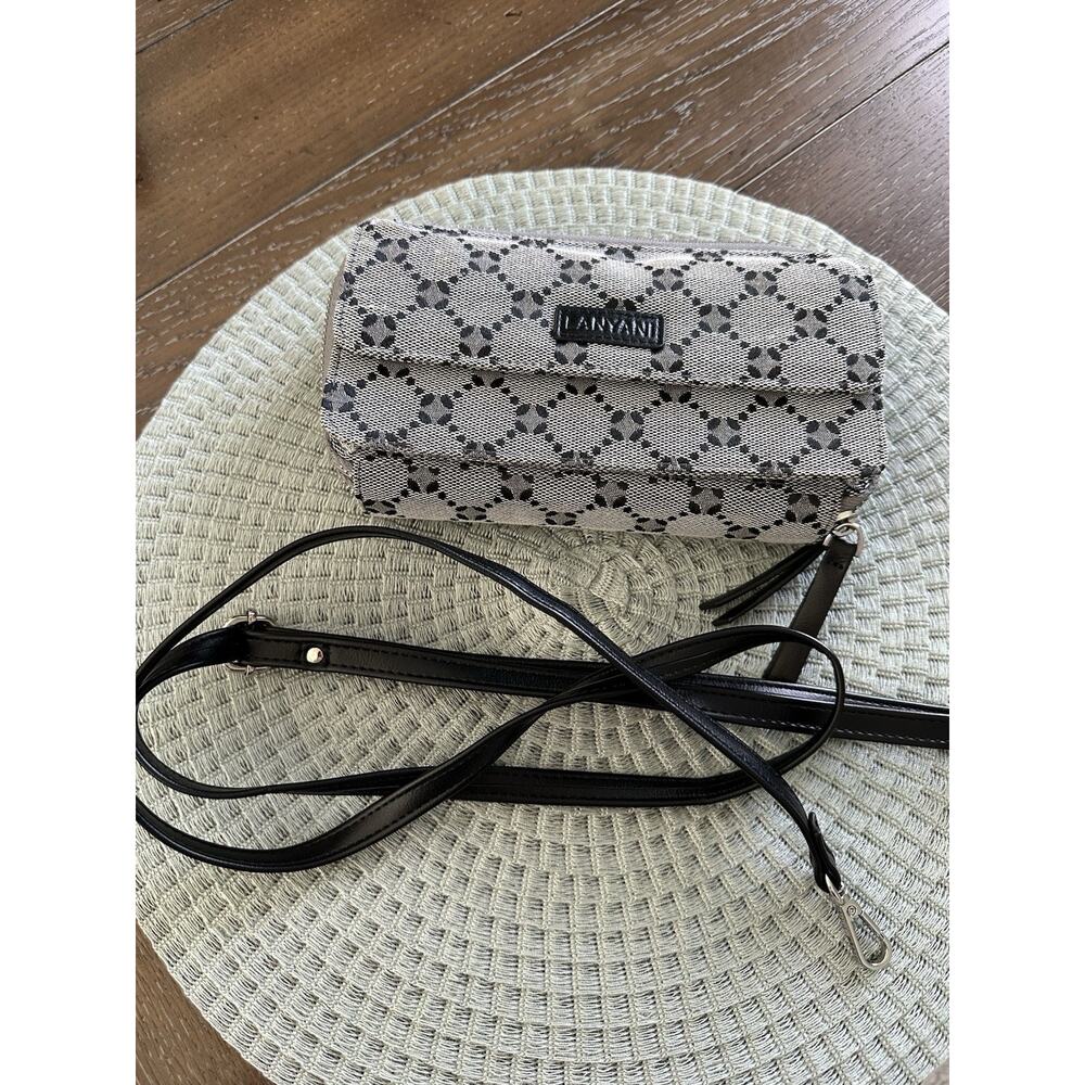 EUC Lanyani RFID Crossbody Wallet Wristlet Purse Phone Pocket Removable Strap